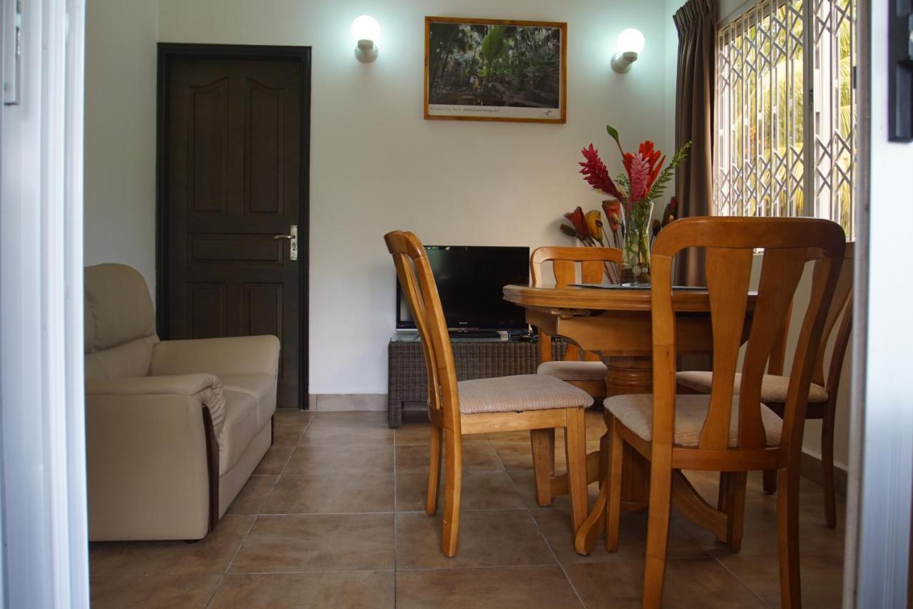 Zeph Self Catering Appartement Baie Lazare  Buitenkant foto