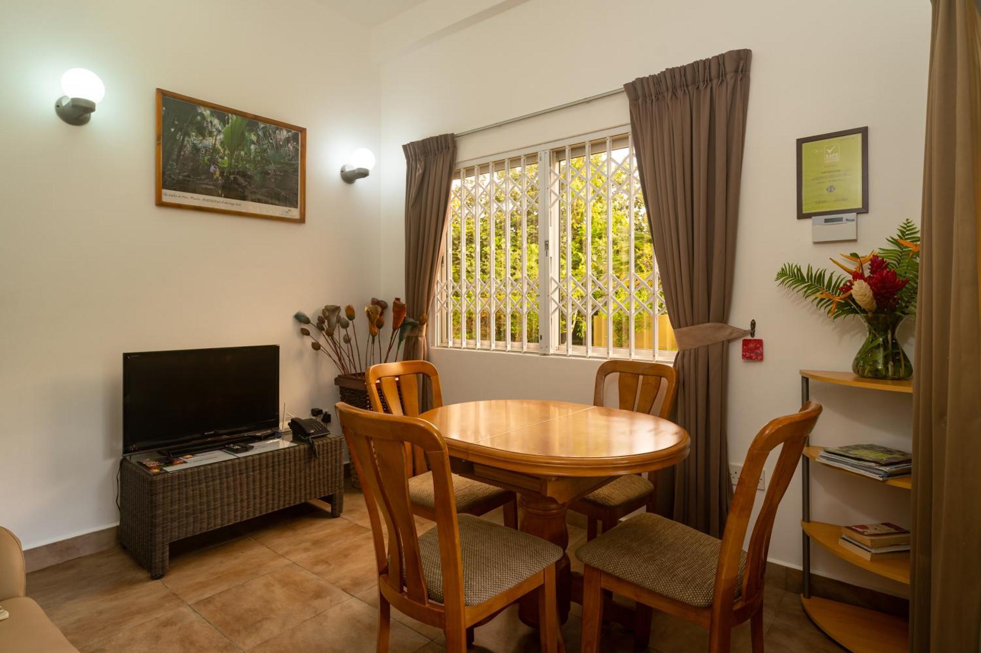 Zeph Self Catering Appartement Baie Lazare  Buitenkant foto